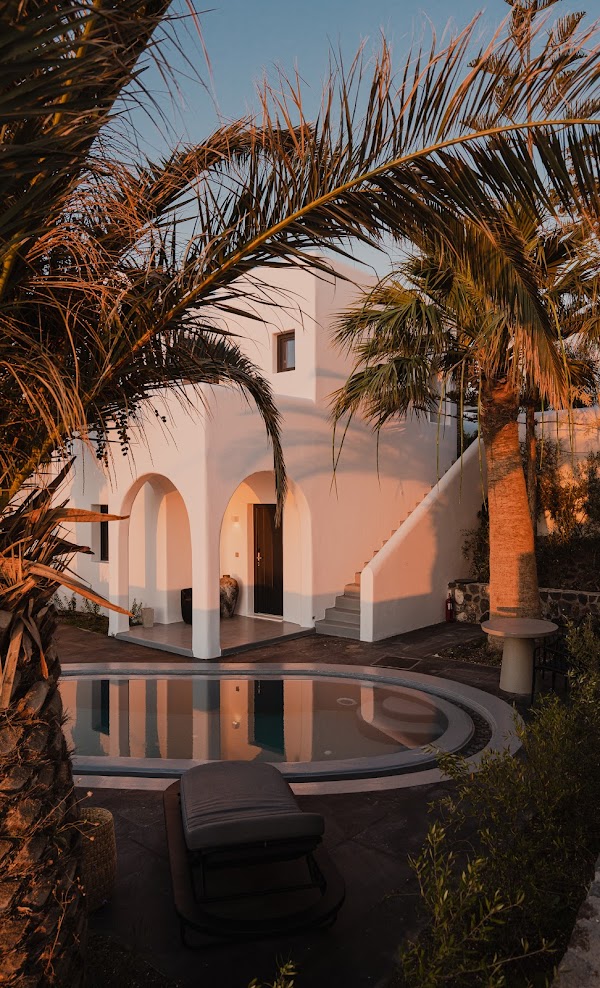 Visiting the Calming Nobu Boutique Hotel in Santorini