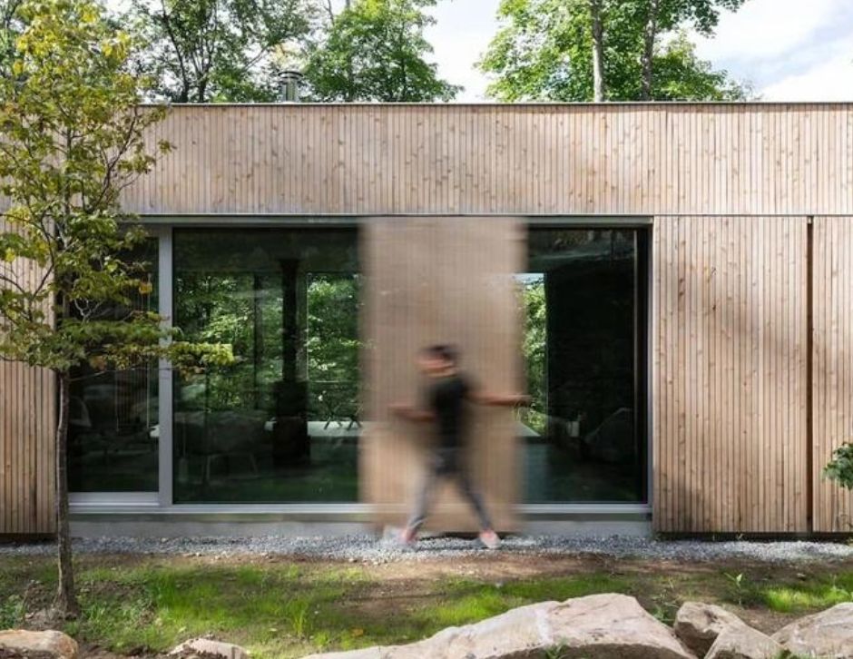 Hinterhouse: A Cabin in the Pleasing Hills of Tremblant